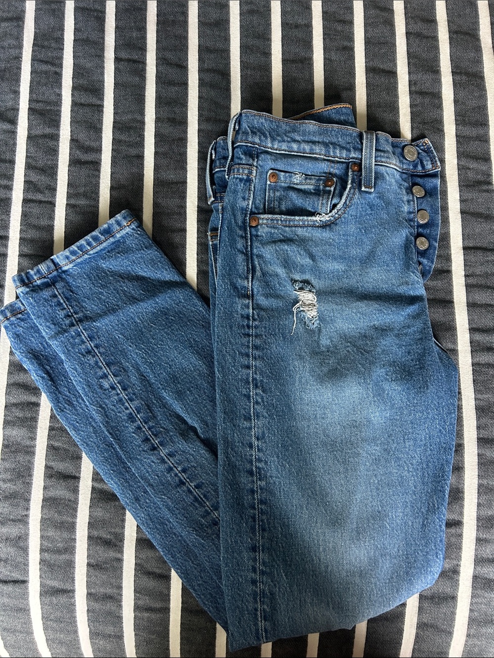 Women’s Levi's 501 Blue Skinny Jeans with Button-Fly Detail 25x28